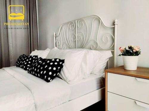 H2O Retreat Studio Home 5min to LRT by Premium Stay near Tropicana Golf & Country Resort H2O Retreat Studio Home 5min to LRT by Premium Stay near Tropicana Golf & Country Resort