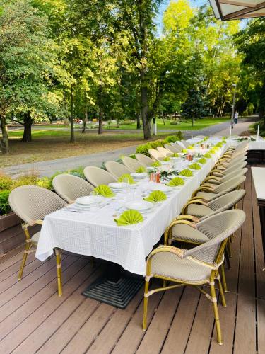 Villa Hotel in เอกเยเตมวารอส Villa Hotel in เอกเยเตมวารอส