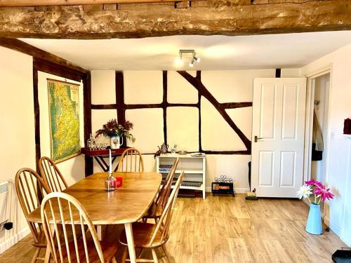 Charming 2 bed flat market square in Oxfordshire in Wantage Charming 2 bed flat market square in Oxfordshire in Wantage