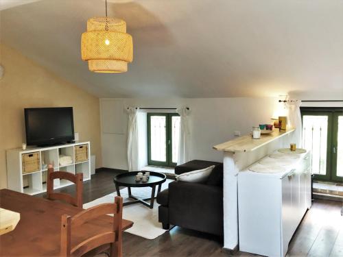 COEUR de GOUDARGUES! Gîte 2 ou 3 pers , Extérieur, Clim (COEUR de GOUDARGUES! Gite 2 ou 3 pers , Exterieur, Clim) in Goudargues COEUR de GOUDARGUES! Gîte 2 ou 3 pers , Extérieur, Clim (COEUR de GOUDARGUES! Gite 2 ou 3 pers , Exterieur, Clim) in Goudargues