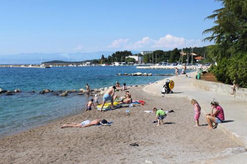 ชายหาด, Apartments by the sea Malinska, Krk - 19965 in มาลินสกา ชายหาด, Apartments by the sea Malinska, Krk - 19965 in มาลินสกา
