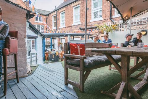 Balcony/terrace, Rose & Crown Inn in Knutsford Balcony/terrace, Rose & Crown Inn in Knutsford