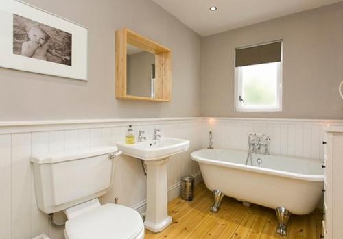 Bathroom, Driftwood Cottage in East Linton Bathroom, Driftwood Cottage in East Linton