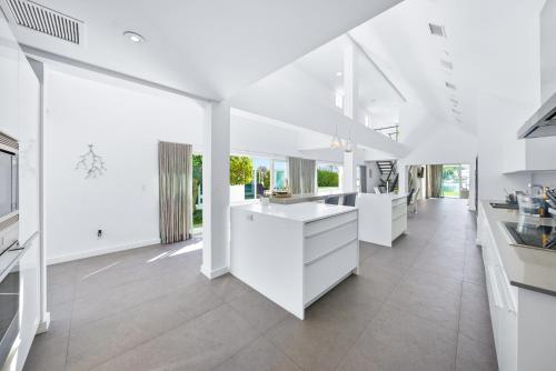 Exquisite Waterfront Villa in Key Biscayne in Key Biscayne (FL) Exquisite Waterfront Villa in Key Biscayne in Key Biscayne (FL)