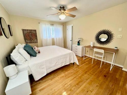 *Comfortable Townhome * King Beds * Long Term* in Cary Downtown *Comfortable Townhome * King Beds * Long Term* in Cary Downtown