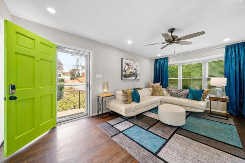 GoodKarma Rentals REFRESHED Smyrna Home Near Battery ATL Half Mile to Interstate in סמירנה(ג'אי אי) GoodKarma Rentals REFRESHED Smyrna Home Near Battery ATL Half Mile to Interstate in סמירנה(ג'אי אי)