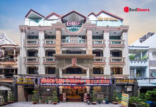 RedDoorz Truc Huyen Hotel
