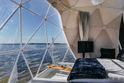 Pemandangan, Grand HT Houseboats - domki na wodzie - sauna, jacuzzi, kominek in Mielno Pemandangan, Grand HT Houseboats - domki na wodzie - sauna, jacuzzi, kominek in Mielno