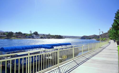 Entrance, LAUGHLIN RIVER LODGE in Laughlin (NV) Entrance, LAUGHLIN RIVER LODGE in Laughlin (NV)