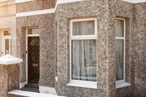 Central Plymouth Home - SLEEPS up to 10 - Free On Street Parking - Pets welcome - By Luxe Living in เอฟฟอร์ด Central Plymouth Home - SLEEPS up to 10 - Free On Street Parking - Pets welcome - By Luxe Living in เอฟฟอร์ด