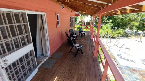 Faciliteiten, Sunny Bungalow 2B in Surfside Faciliteiten, Sunny Bungalow 2B in Surfside