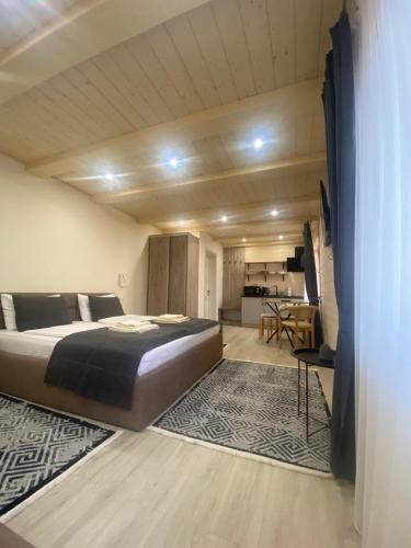 Smerekova Hata in Mezhyhirya Smerekova Hata in Mezhyhirya