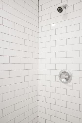 Bathroom, 11th Avenue Hostel in Lincoln Park Bathroom, 11th Avenue Hostel in Lincoln Park