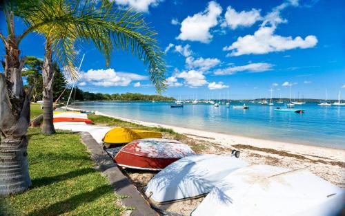 Wanda Point House - pure tranquillity and walk to beach in Port Stephens Wanda Point House - pure tranquillity and walk to beach in Port Stephens