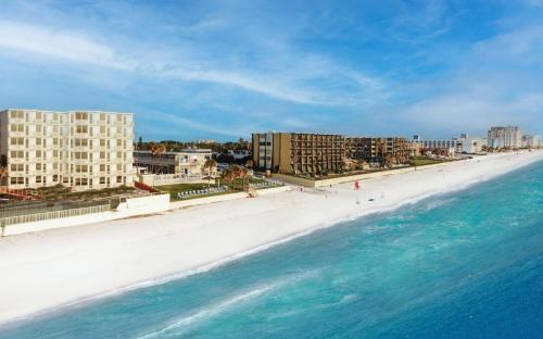 Ocean Court Beachfront Hotel in Daytona Beach (Florida) Ocean Court Beachfront Hotel in Daytona Beach (Florida)