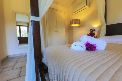 Corte Di Ferro Hotel & Wellness Resort in Carovigno Corte Di Ferro Hotel & Wellness Resort in Carovigno