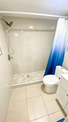 Bathroom, Modern apartment with two independent bedrooms in Hialeah (FL) Bathroom, Modern apartment with two independent bedrooms in Hialeah (FL)