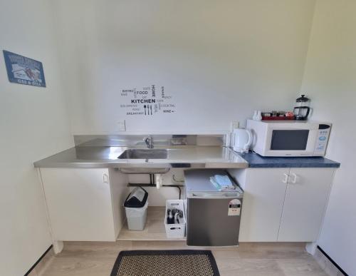 Lottin Point Motel in 托科馬魯貝 Lottin Point Motel in 托科馬魯貝