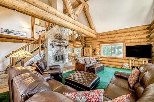 Regatta Chalet in Lakeshore (CA) Regatta Chalet in Lakeshore (CA)