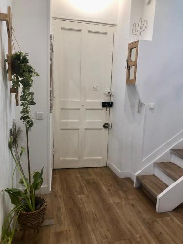 Appartement zen avec patio et climatisation, en centre-ville