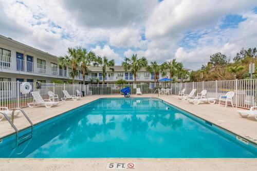 泳池, Motel 6 Ft. Pierce, FL in 皮爾斯堡 (FL) 泳池, Motel 6 Ft. Pierce, FL in 皮爾斯堡 (FL)