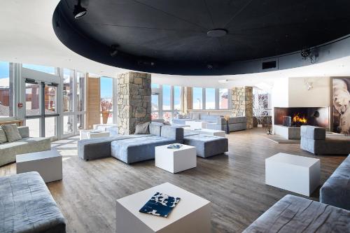 Паб/Коктейль-бар, Hotel L'Eden des Cimes - Vacances Bleues - Belle Plagne 2100 in Ла Плань Паб/Коктейль-бар, Hotel L'Eden des Cimes - Vacances Bleues - Belle Plagne 2100 in Ла Плань