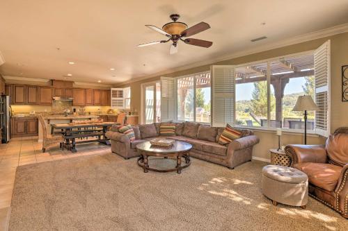 Incredible Templeton Retreat with Private Pool! in 坦普爾頓(CA) Incredible Templeton Retreat with Private Pool! in 坦普爾頓(CA)