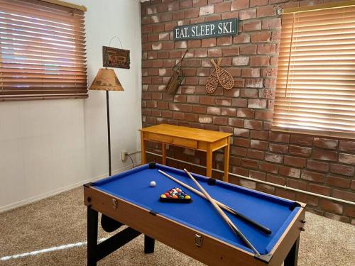 Recreational facilities, Hot tub*kids room*family cabin in Big Bear Lake (CA) Recreational facilities, Hot tub*kids room*family cabin in Big Bear Lake (CA)