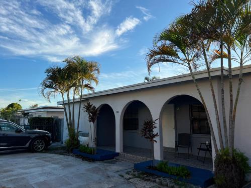 Coral Gable Studio w/free parking & Wifi in Miami International Airport Coral Gable Studio w/free parking & Wifi in Miami International Airport