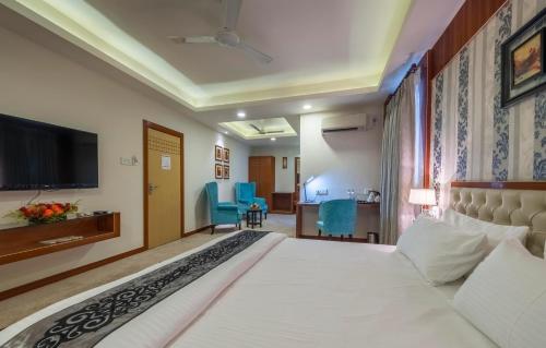 Hotel Emirates in Kolkata Hotel Emirates in Kolkata