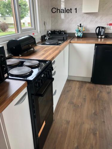 Atlanta Ceder Wood Chalet in Mablethorpe Atlanta Ceder Wood Chalet in Mablethorpe
