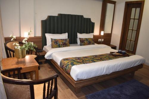 Pandav Inn in Pachmarhi Pandav Inn in Pachmarhi