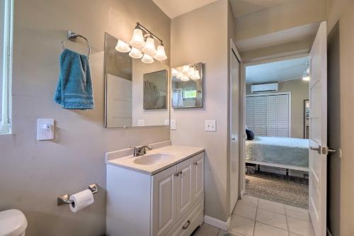 Pet-Friendly Waterfront Home - 2 Mi to Beach! in Tarpon Springs (FL) Pet-Friendly Waterfront Home - 2 Mi to Beach! in Tarpon Springs (FL)
