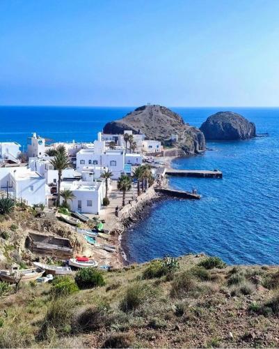 Apartamento en 1ª linea de playa y Parque Natural Cabo de Gata - planta semisotano in กาโบ เด กาตา Apartamento en 1ª linea de playa y Parque Natural Cabo de Gata - planta semisotano in กาโบ เด กาตา