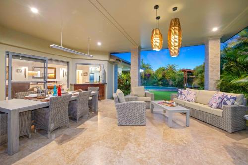 Garden, Riverside Breeze - luxury family retreat with pool in Settlement Point Garden, Riverside Breeze - luxury family retreat with pool in Settlement Point