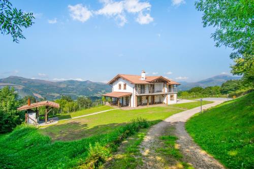 A szálláshely kívülről, Behin Batean, espectacular casa rural en pleno corazón del valle Baztán (Behin Batean, espectacular casa rural en pleno corazon del valle Baztan) in Ziga A szálláshely kívülről, Behin Batean, espectacular casa rural en pleno corazón del valle Baztán (Behin Batean, espectacular casa rural en pleno corazon del valle Baztan) in Ziga