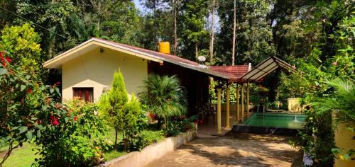 SILVER SHADES HOMESTAY in Nelliahudikeri SILVER SHADES HOMESTAY in Nelliahudikeri