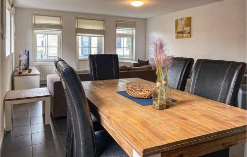 Awesome home in West-Graftdijk with WiFi and 3 Bedrooms in West-Graftdijk Awesome home in West-Graftdijk with WiFi and 3 Bedrooms in West-Graftdijk