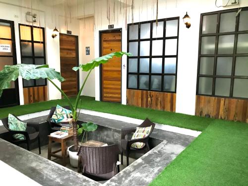 Avisala Hostel Coron