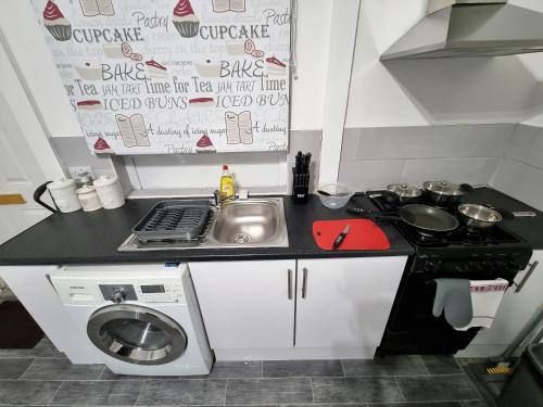 *12PR* Setup for your most relaxed & amazing stay + Free Parking + Free Fast WiFi * in Beeston *12PR* Setup for your most relaxed & amazing stay + Free Parking + Free Fast WiFi * in Beeston