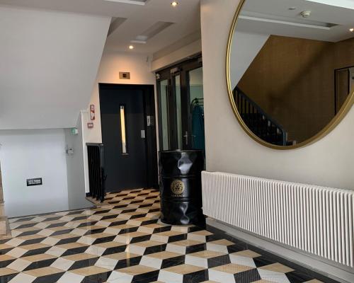 로비, Hôtel d'Angleterre Rouen Centre Gare (Hotel d'Angleterre Rouen Centre Gare) in 루앙 로비, Hôtel d'Angleterre Rouen Centre Gare (Hotel d'Angleterre Rouen Centre Gare) in 루앙