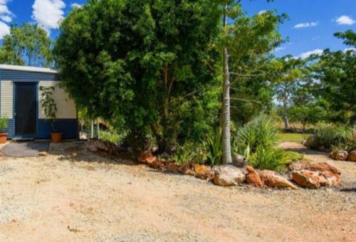 Almost Off Grid Tranquillity in Katherine Almost Off Grid Tranquillity in Katherine