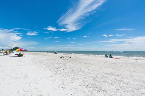 Beach, #159F Madeira Beach Yacht Club near American Legion Post 273 Beach, #159F Madeira Beach Yacht Club near American Legion Post 273