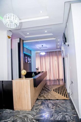 Predvorje, MONDEESTARS LUXURY HOME in Ibadan Predvorje, MONDEESTARS LUXURY HOME in Ibadan