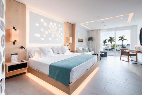 Royal Hideaway Corales Beach - Adults Only in Tenerifi Royal Hideaway Corales Beach - Adults Only in Tenerifi
