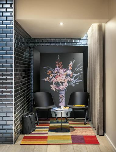 Bar/lounge, OKKO Hotels Lyon Centre near Eglise Saint-Bonaventure Bar/lounge, OKKO Hotels Lyon Centre near Eglise Saint-Bonaventure