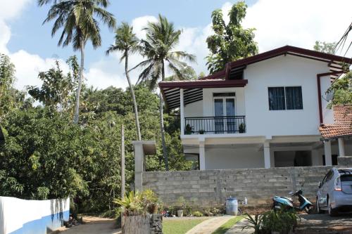 Riku surf House Hiri