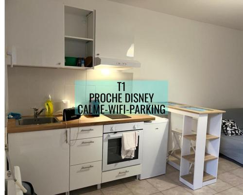 Kitchen, Superbe studio proche Disney in Champs Sur Marne Kitchen, Superbe studio proche Disney in Champs Sur Marne