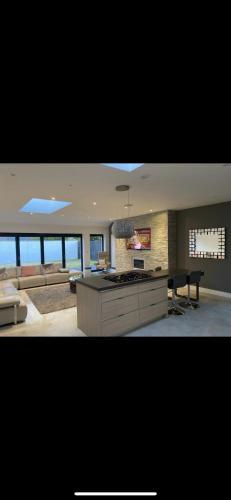 Perfect 4 bedroom 2 bathroom Home in Duddingston Perfect 4 bedroom 2 bathroom Home in Duddingston