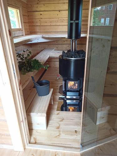 Sauna, -ONNELA- Iso Perhehuoneisto Paljulla ja Liikuntasalilla, Wanha Koulu Tahkovuori (Wanha Koulu Tahko Onnela, 4mh, Palju, Sauna, Tupakeittio, Wifi, Liikuntasali, RinteetSpaRavintola 6k) in Nilsia Sauna, -ONNELA- Iso Perhehuoneisto Paljulla ja Liikuntasalilla, Wanha Koulu Tahkovuori (Wanha Koulu Tahko Onnela, 4mh, Palju, Sauna, Tupakeittio, Wifi, Liikuntasali, RinteetSpaRavintola 6k) in Nilsia